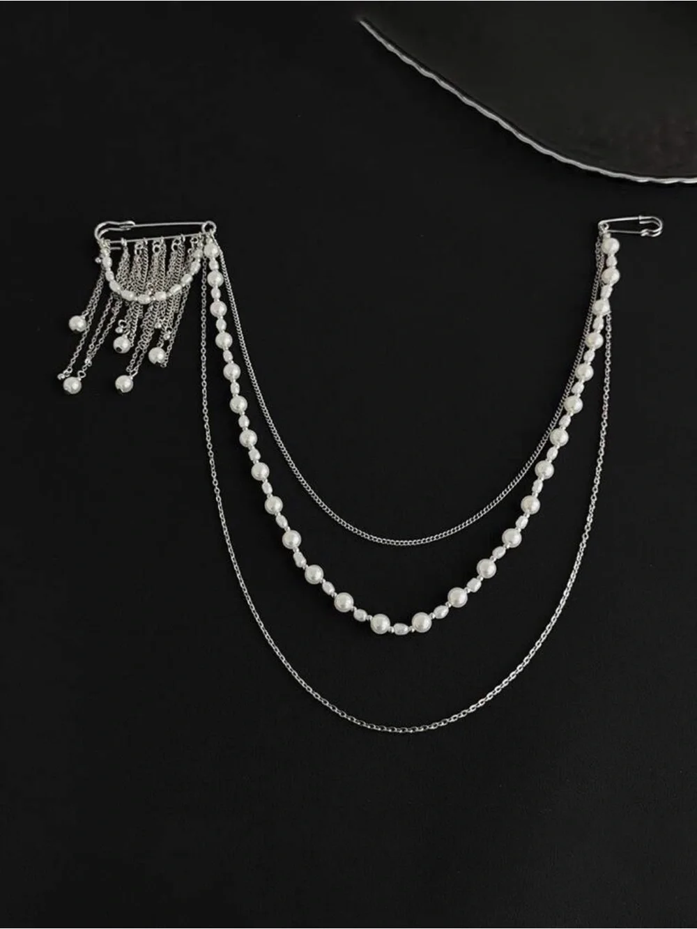✨NEW Pearl and Silver Draped Arm Chain Brooch